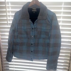 NWT NOBLE OUTFITTERS WOMEN’S WORK JACKET IN CASHMERE BLUE AND GRAY//SIZE MEDIUM